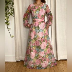 Vintage floral maxi 1960’s dress. Long sleeve. Sz small.